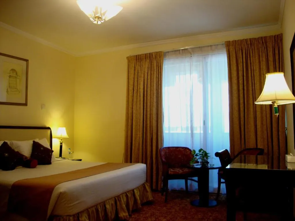 Al Muraqabat Plaza Hotel Apartments Dubai 3*,