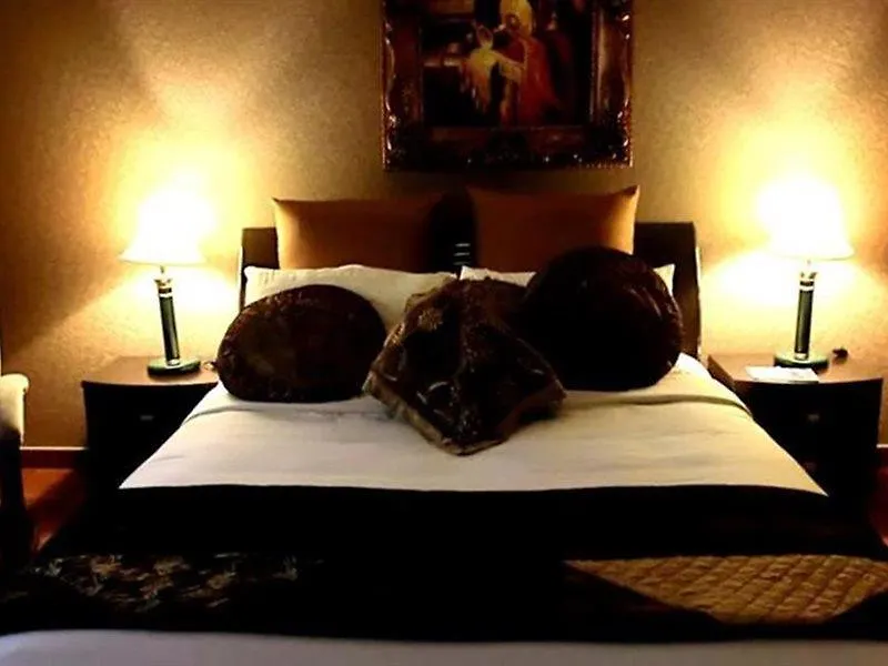 Al Muraqabat Plaza Hotel Apartments Dubai